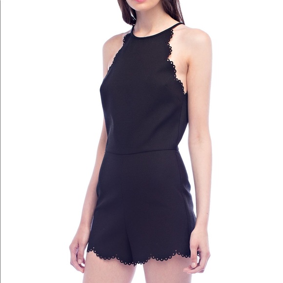 Scalloped Romper - Picture 4 of 5